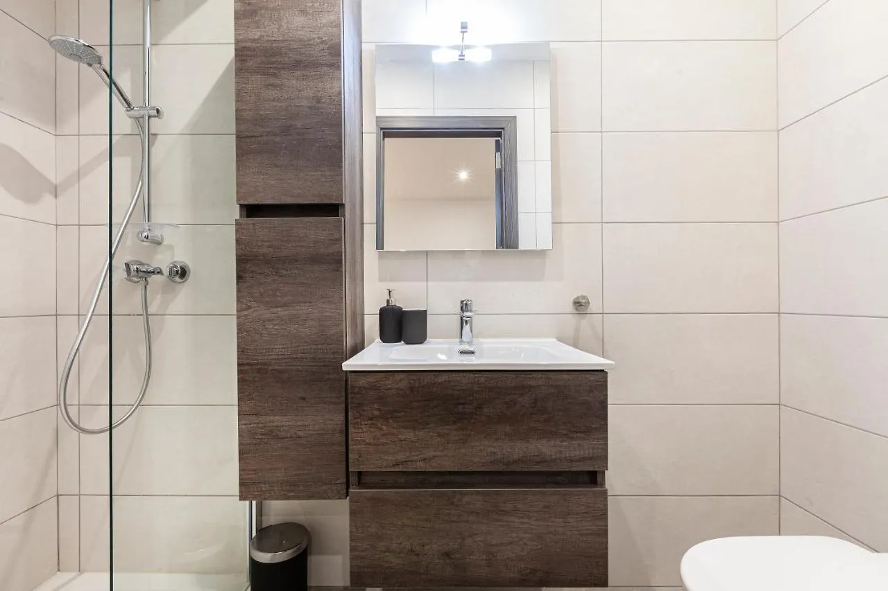 Charming,Comfortable And Centrally Located Group Accomodation Gzira Apartment