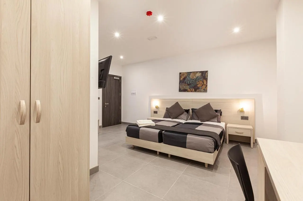 Apartment Charming,Comfortable And Centrally Located Group Accomodation Gzira Malta