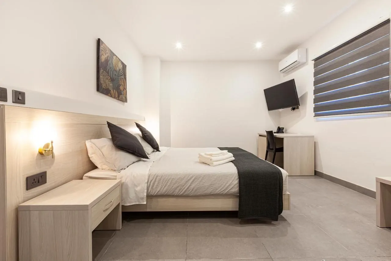 Charming,Comfortable And Centrally Located Group Accomodation Gzira Apartment